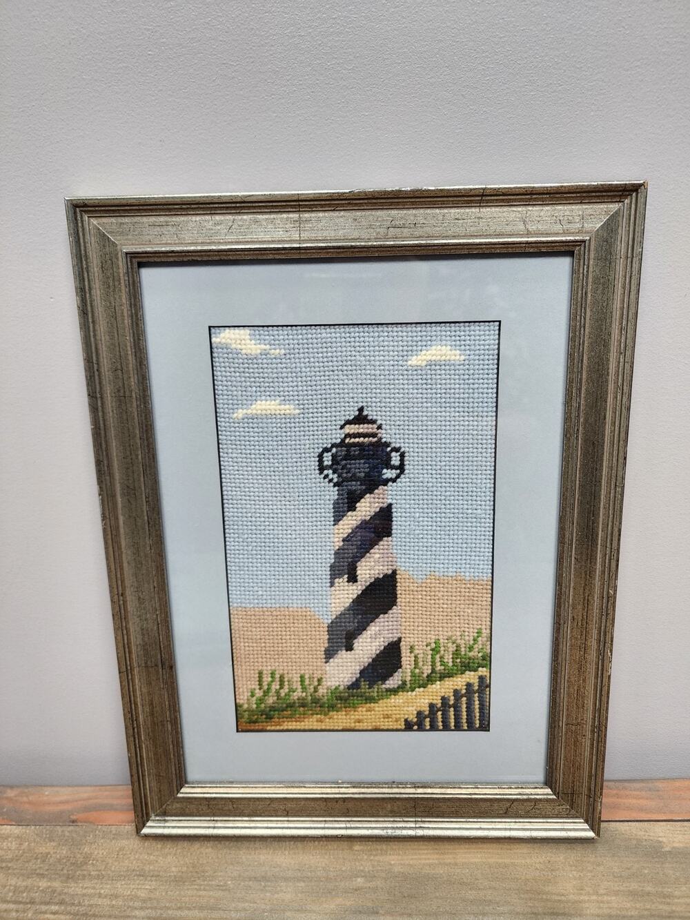 VINTAGE NEEDLEPOINT LIGHTHOUSE HANDMADE FRAMED ART OCEAN SEASIDE LAKE 14.5X11